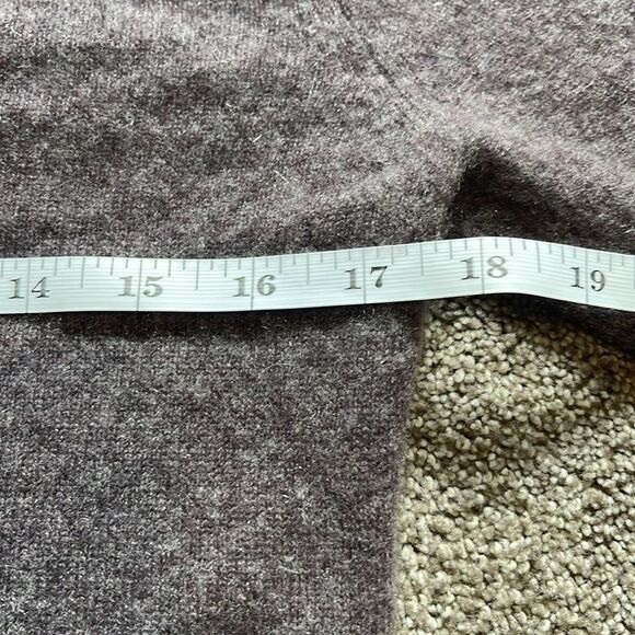 TAHARI 100% Cashmere Crew Neck Pullover Purple Sweater sz L - Picture 8 of 9